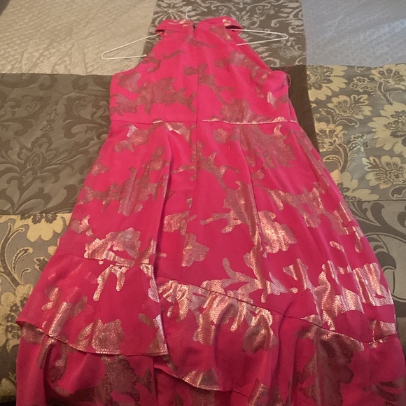 Adrianna Papell Crushed Neck Metallic Foil Cocktail Dress with Asymmetrical Hem - Picture 4 of 4